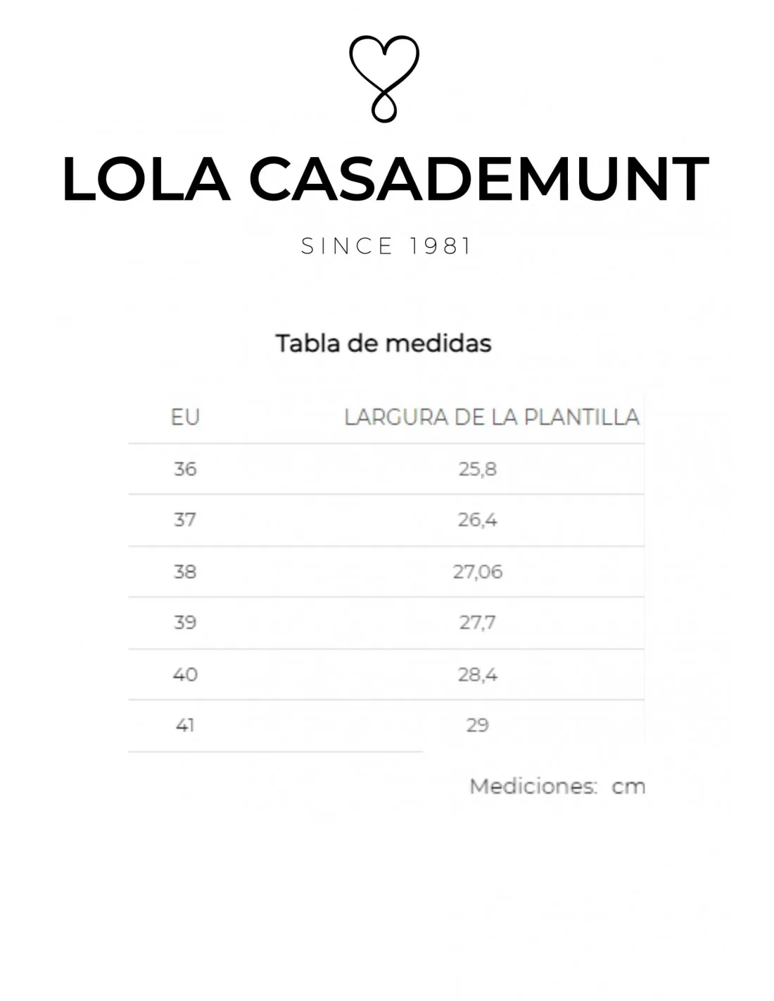 Zapatillas deportivas detalles dorados de Lola Casademunt