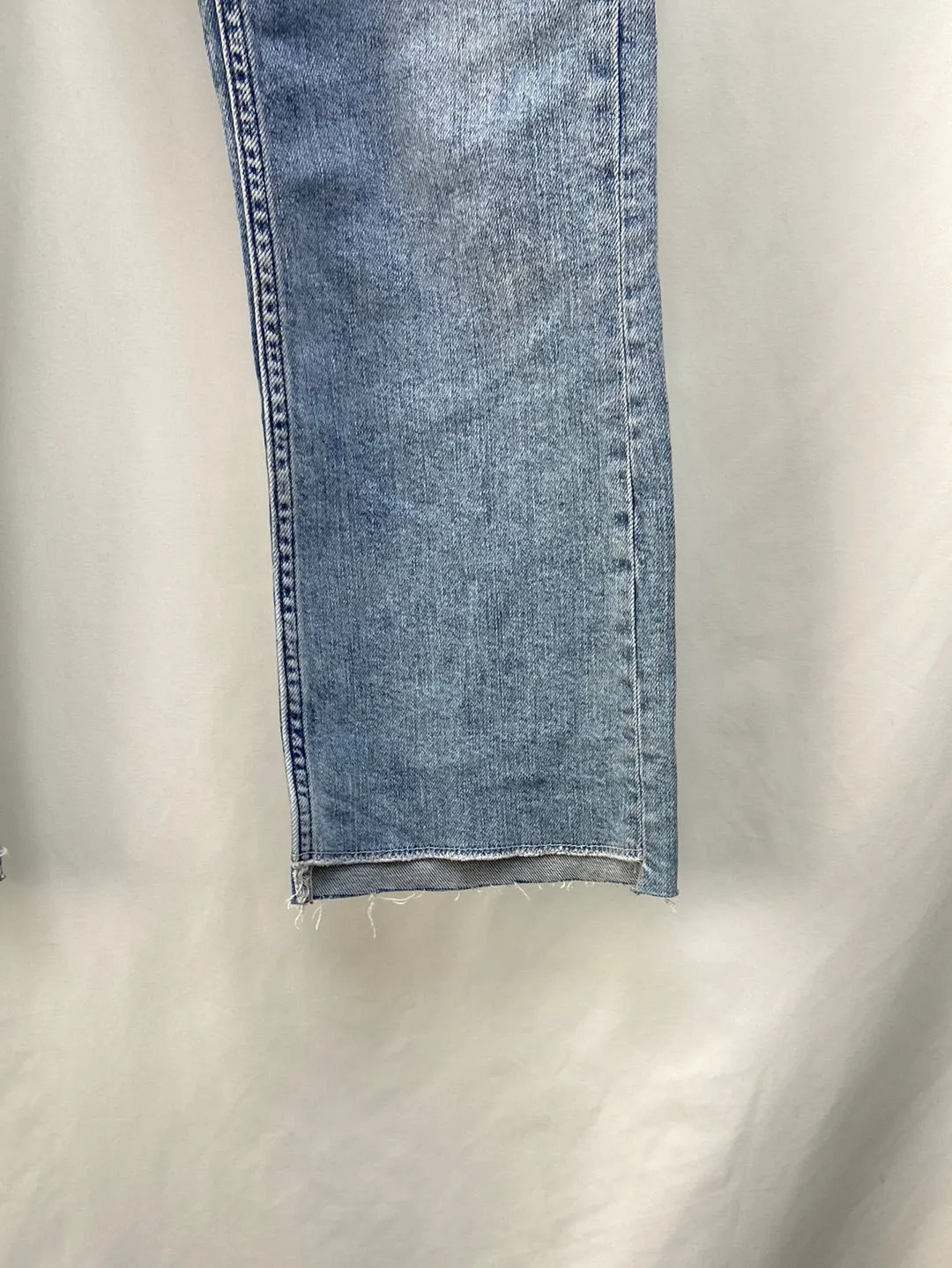 ZARA.Pantalones denim rectos T.36